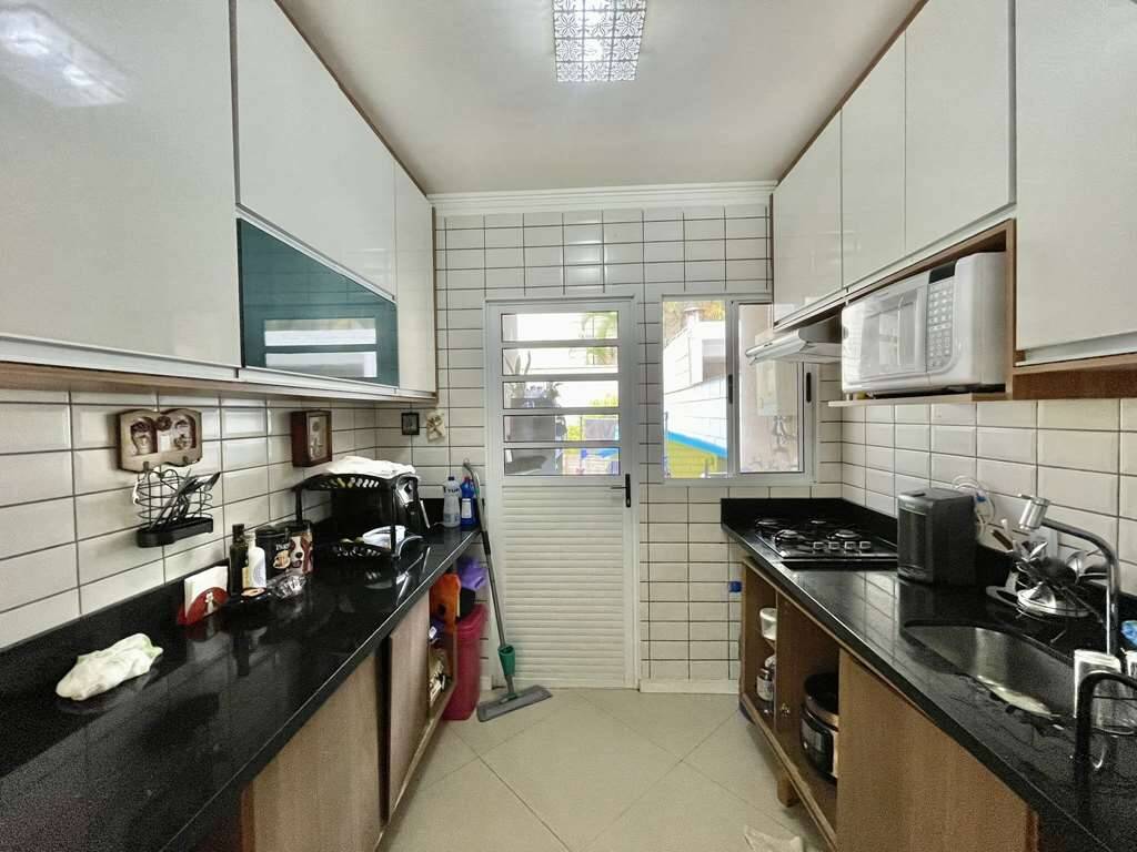 Casa à venda com 3 quartos, 100m² - Foto 18