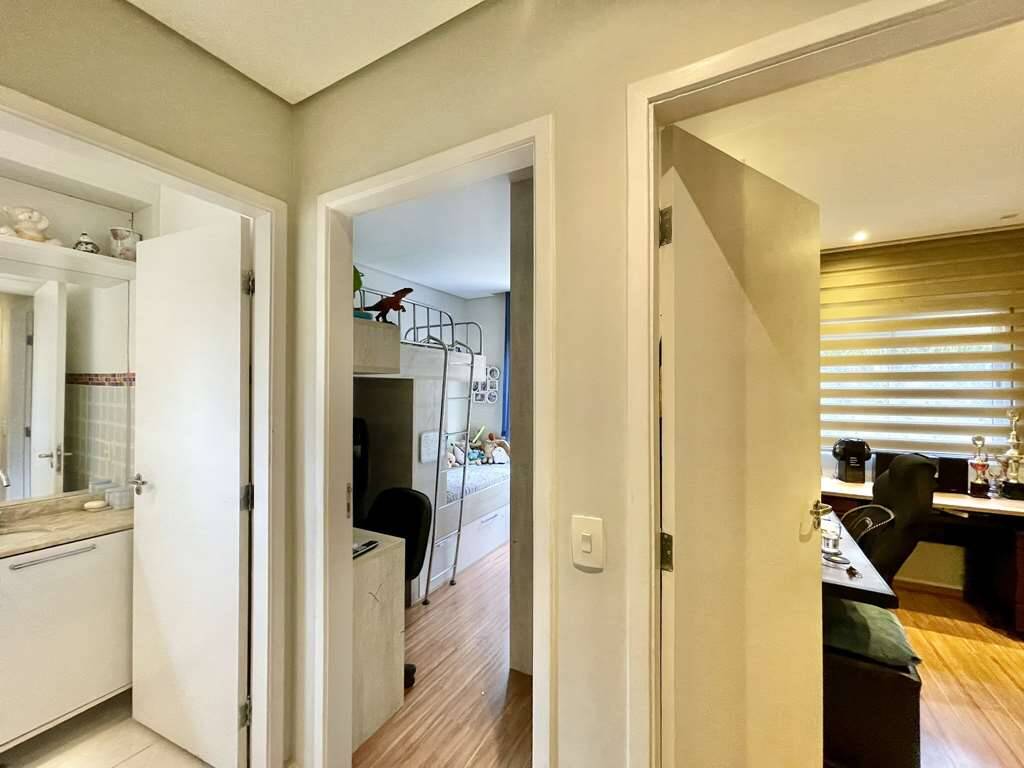 Casa à venda com 3 quartos, 100m² - Foto 3