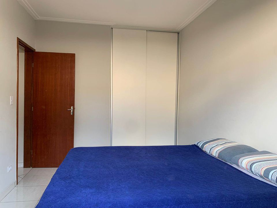 Casa à venda com 2 quartos, 62m² - Foto 2