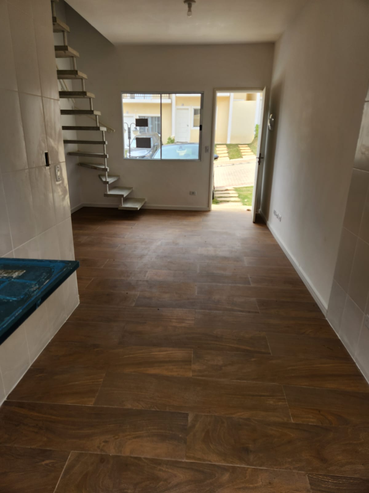 Ótima Casa com 2 Dormitórios - Condomínio Residencial Santorini -  Chácara Ondas Verdes - Cotia/SP