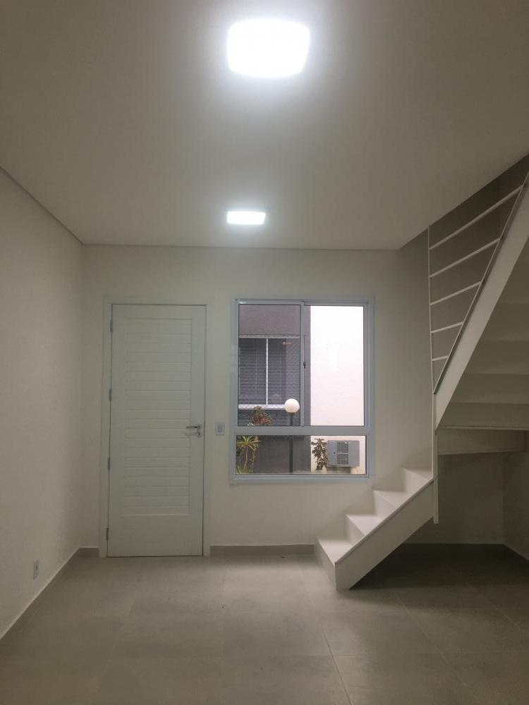 Casa à venda com 2 quartos, 60m² - Foto 5