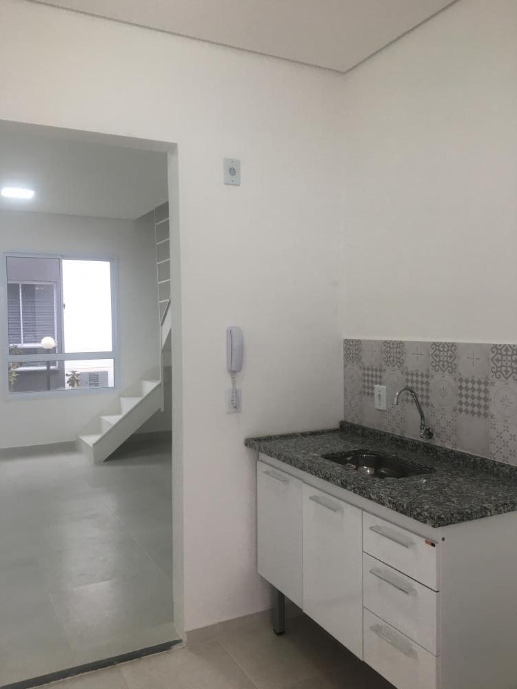 Casa à venda com 2 quartos, 60m² - Foto 9