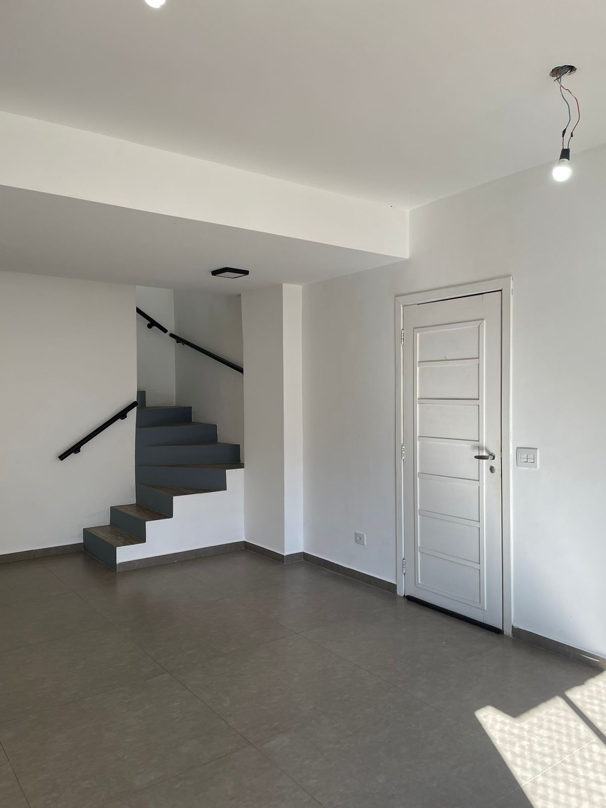 Casa à venda com 3 quartos, 96m² - Foto 2