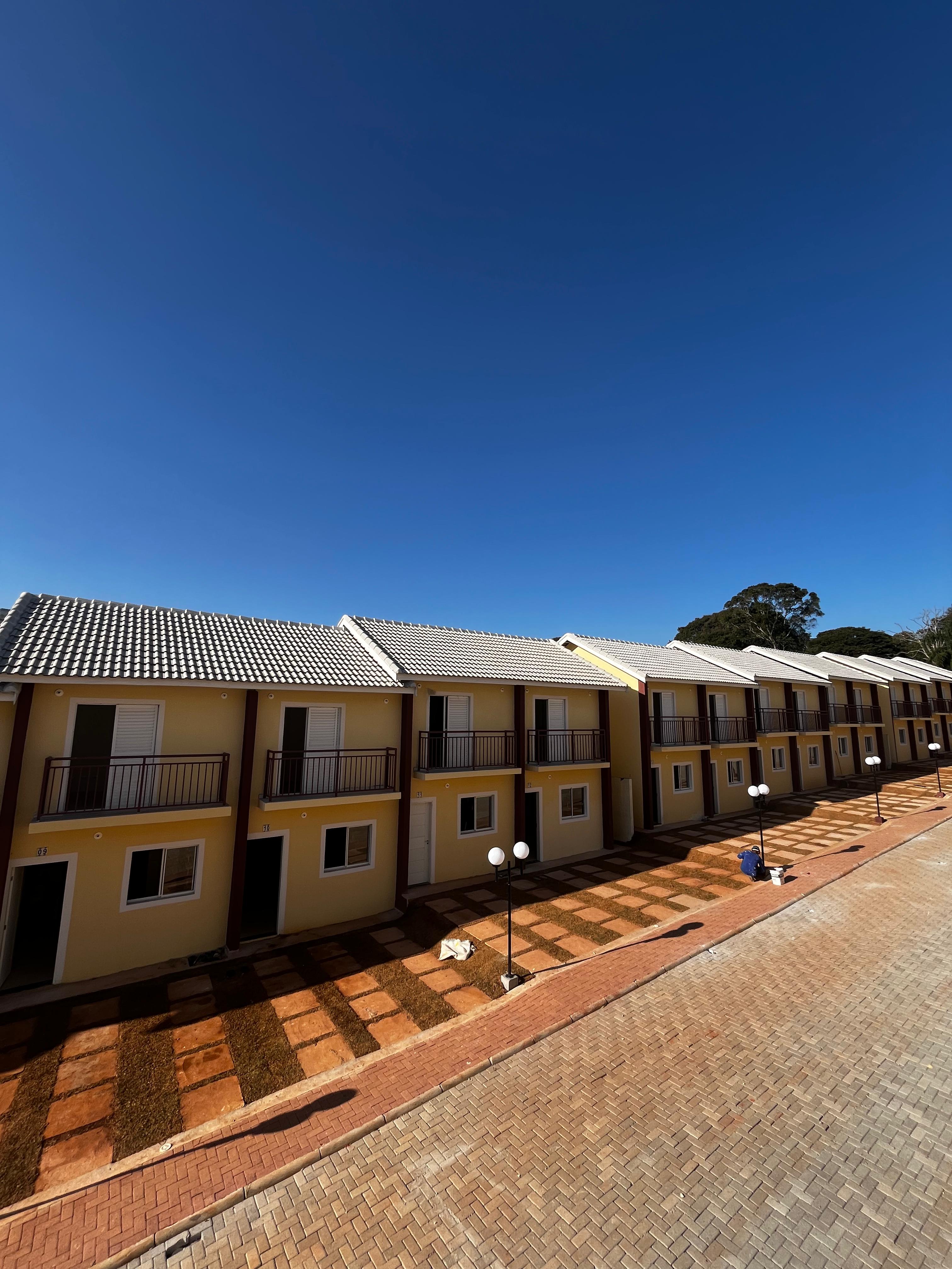 CASA - 02 DORMS - RESIDENCIAL FÊNIX - COTIA/SP