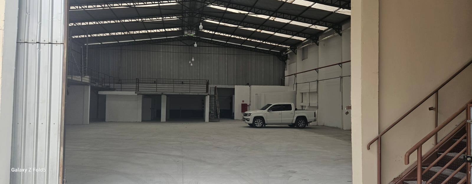 GALPÃO - 700M² - JD. COLIBRI - COTIA/SP