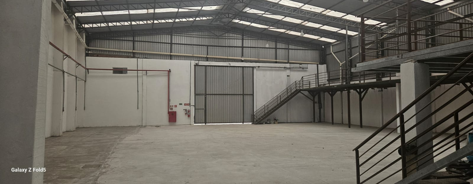 GALPÃO - 700M² - JD. COLIBRI - COTIA/SP