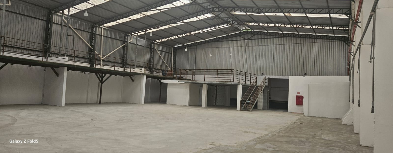 GALPÃO - 700M² - JD. COLIBRI - COTIA/SP