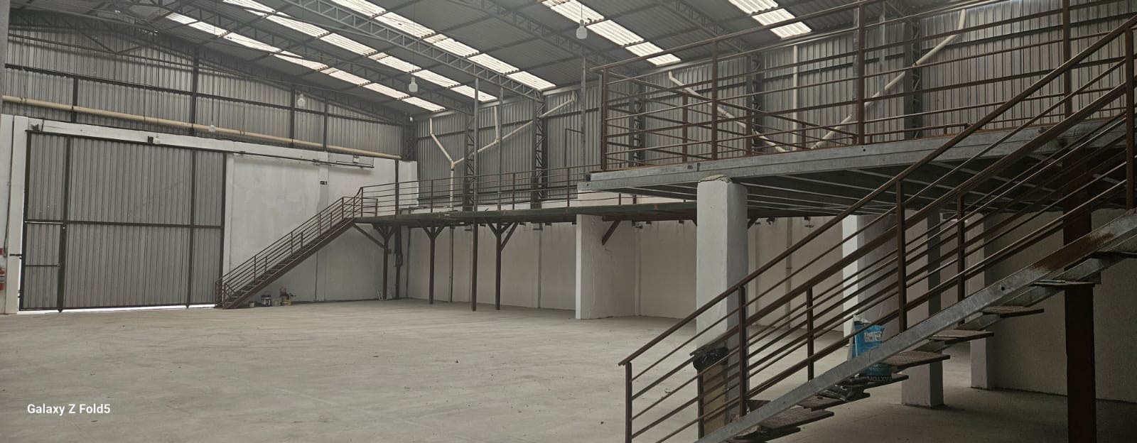 GALPÃO - 700M² - JD. COLIBRI - COTIA/SP