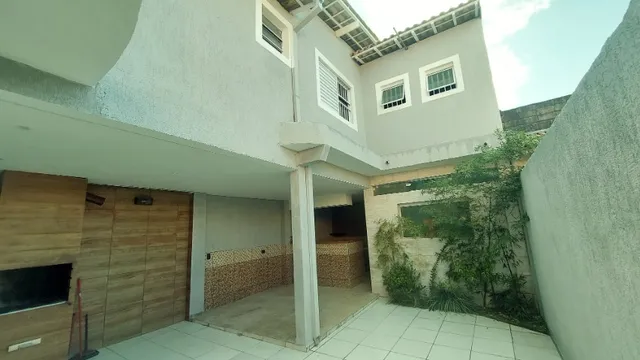 Casa à venda com 4 quartos, 173m² - Foto 2