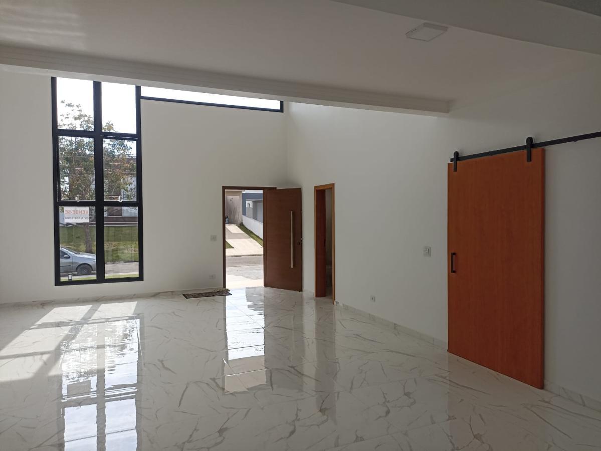 Casa à venda com 3 quartos, 318m² - Foto 3