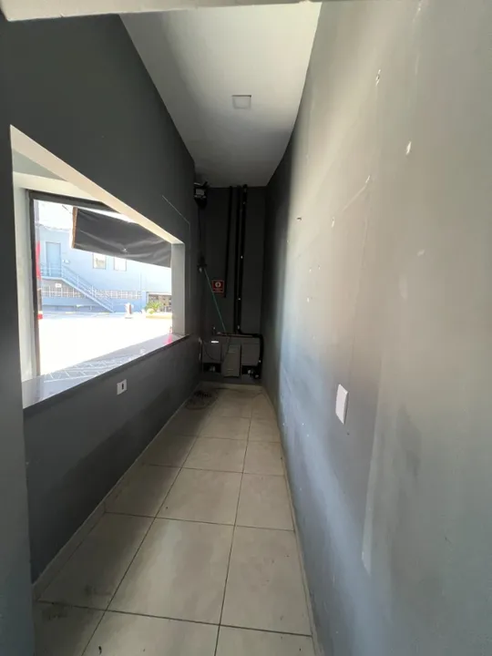 Conjunto Comercial-Sala para alugar com 1 quarto, 550m² - Foto 8