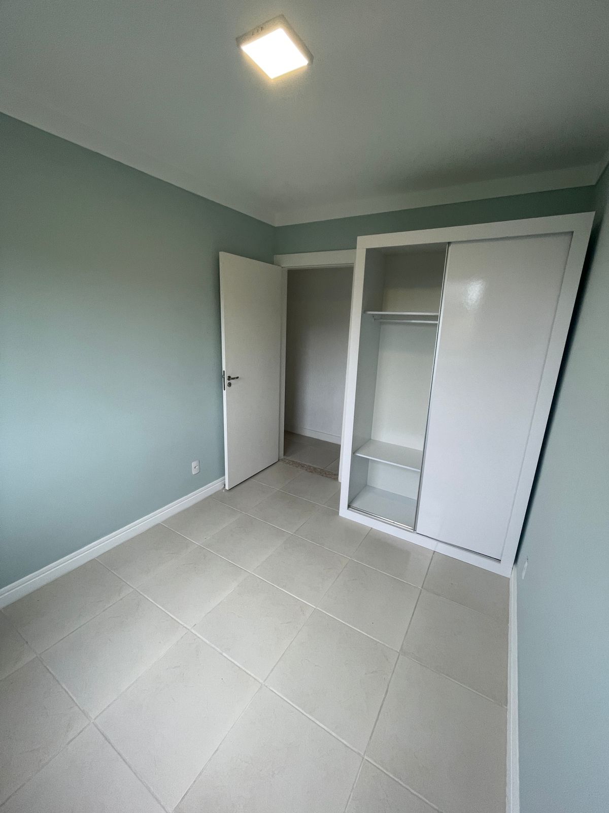 APARTAMENTO - 02 DORM - COND. RESERVA DAS AVES - COTIA/SP