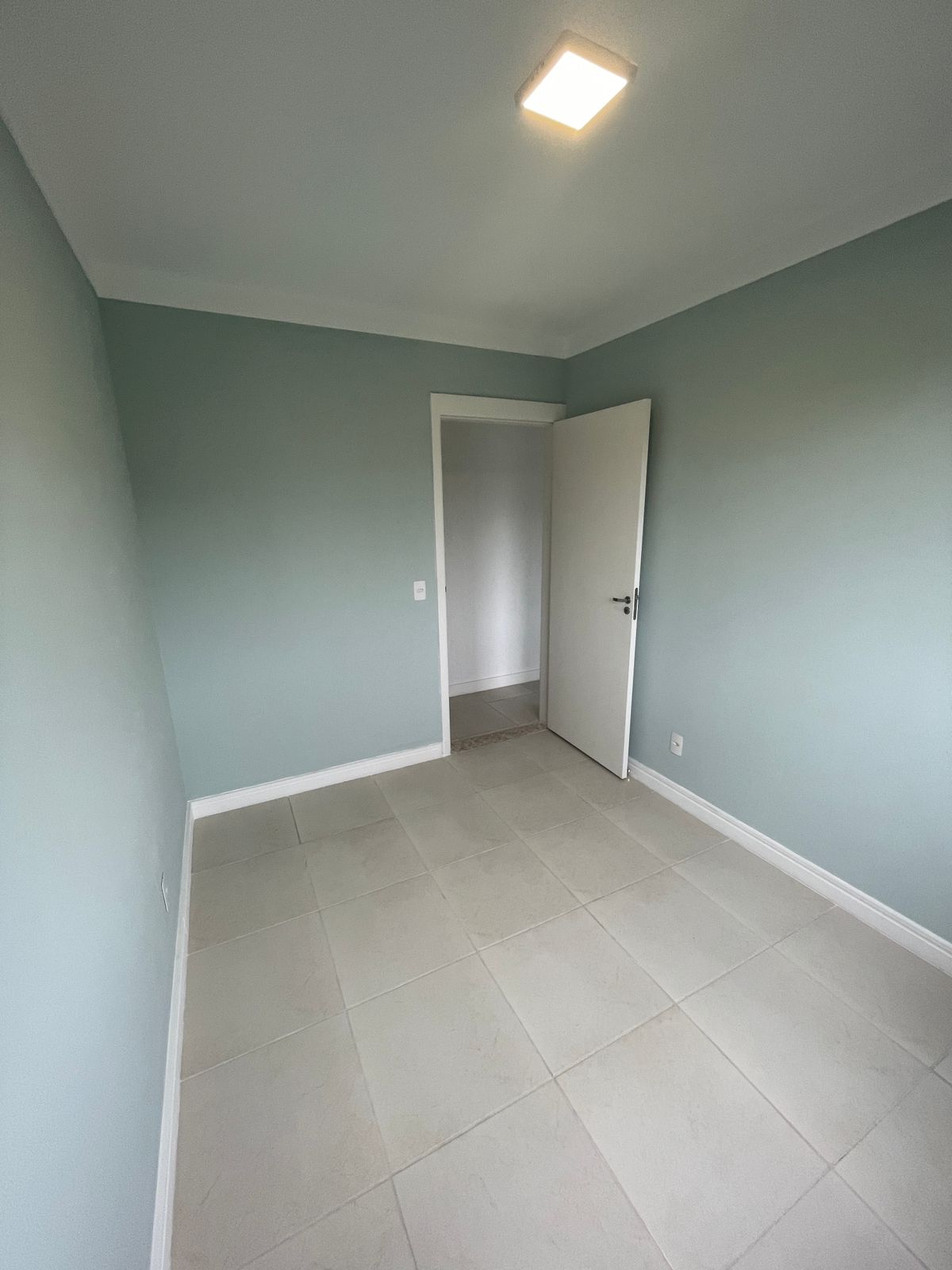 APARTAMENTO - 02 DORM - COND. RESERVA DAS AVES - COTIA/SP
