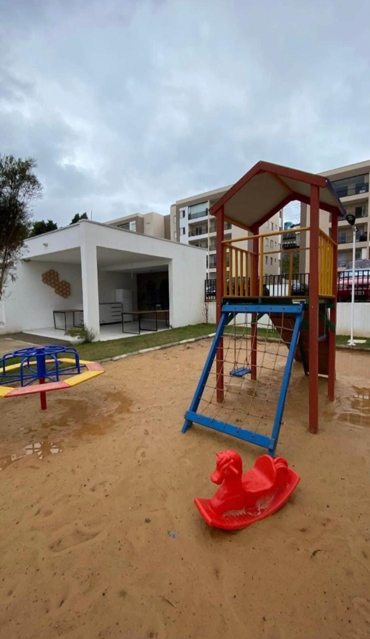 Apartamento com 02 Dormitorios - Condomínio Residencial Mônaco - Jardim da Glória - Cotia- SP