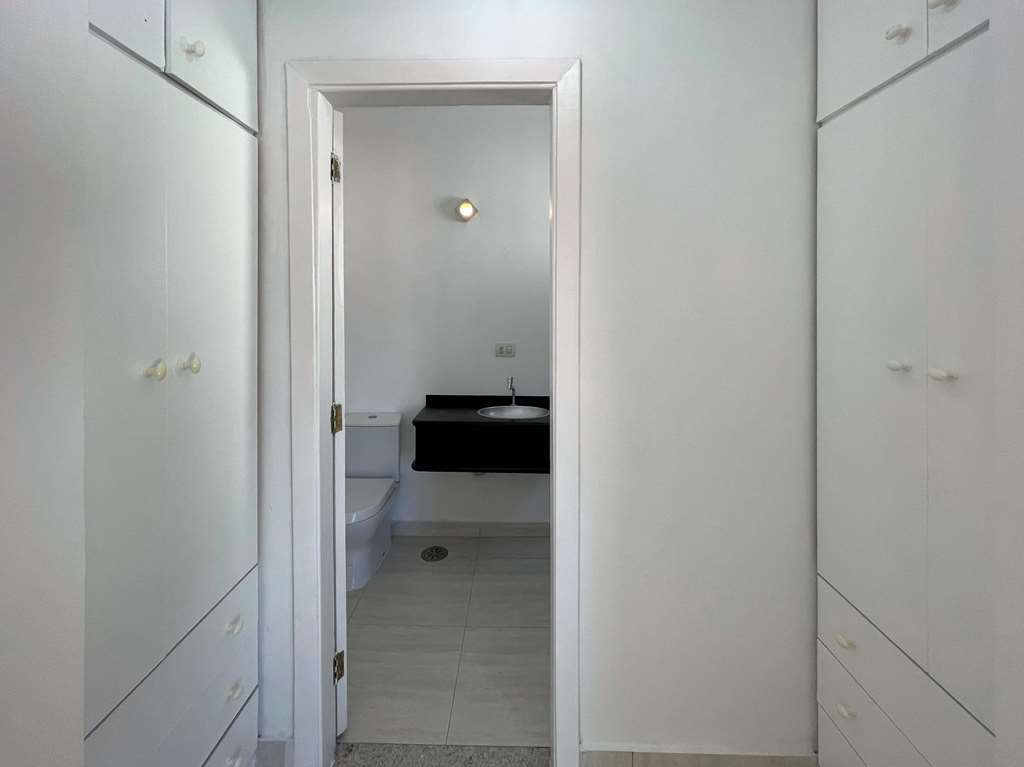 Casa - 05 dorms - Cond. São Paulo II - Cotia/SP
