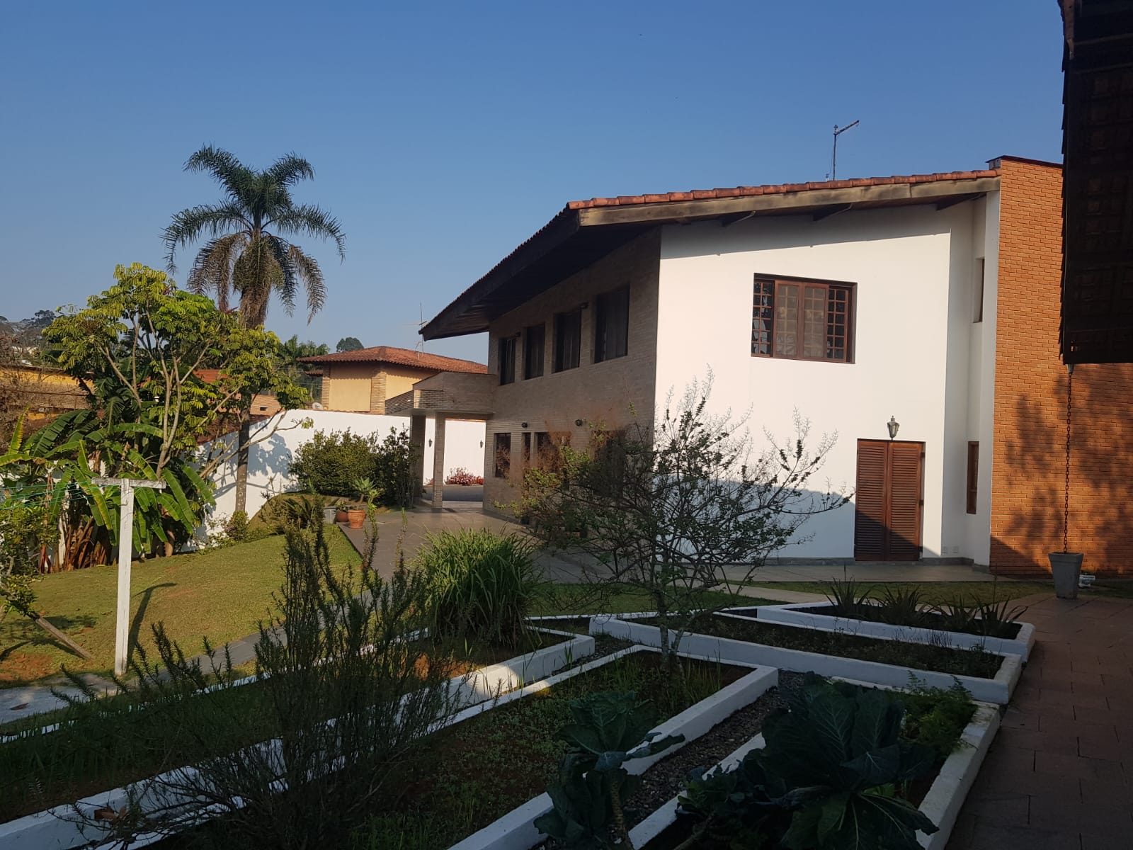 CASA - 04 SUÍTES - COND. GRANJA VIANA 2 - COTIA/SP