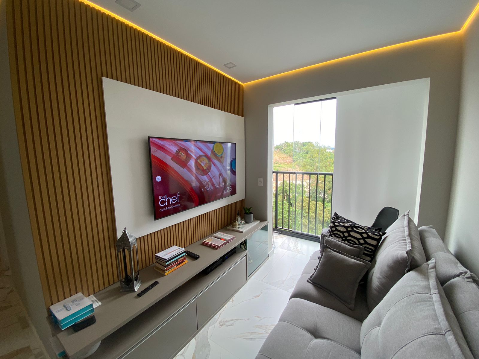 Apartamento com 2 Dormitórios - Condomínio Mirante Normandia - Jardim Pioneiro - Cotia / SP