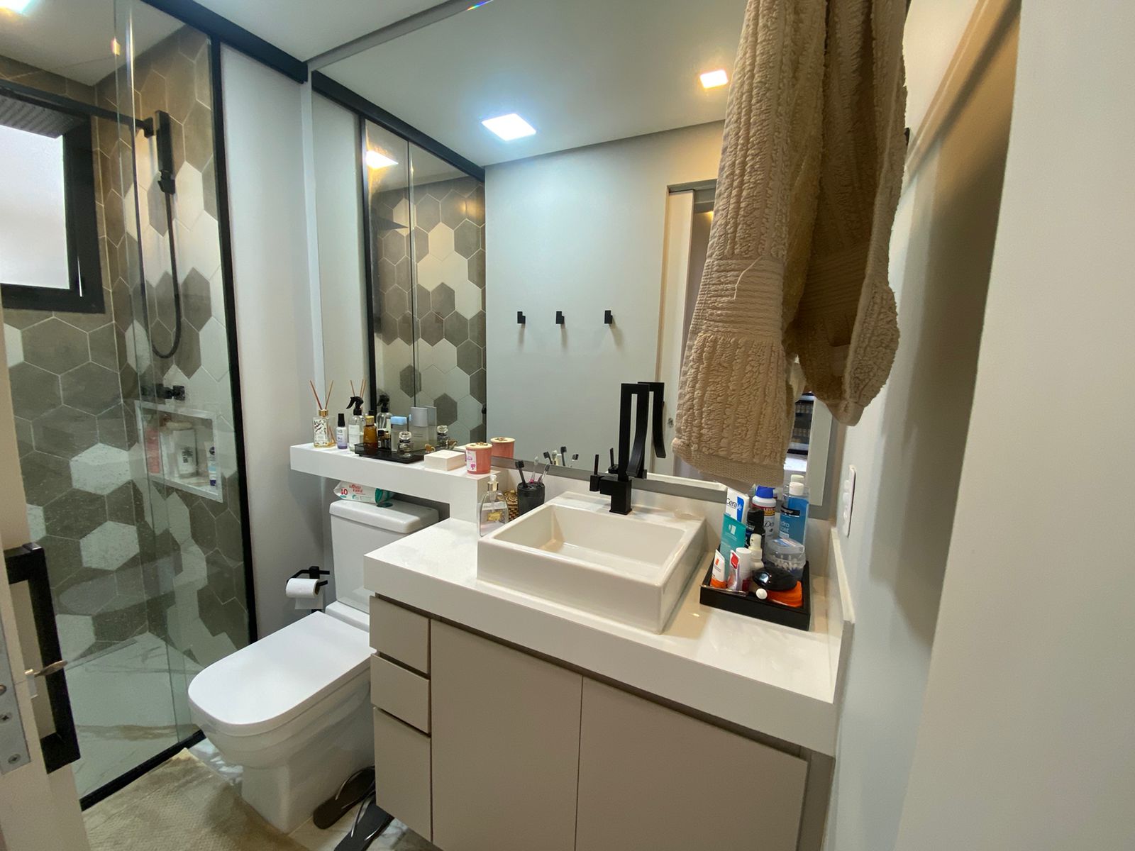 Apartamento com 2 Dormitórios - Condomínio Mirante Normandia - Jardim Pioneiro - Cotia / SP