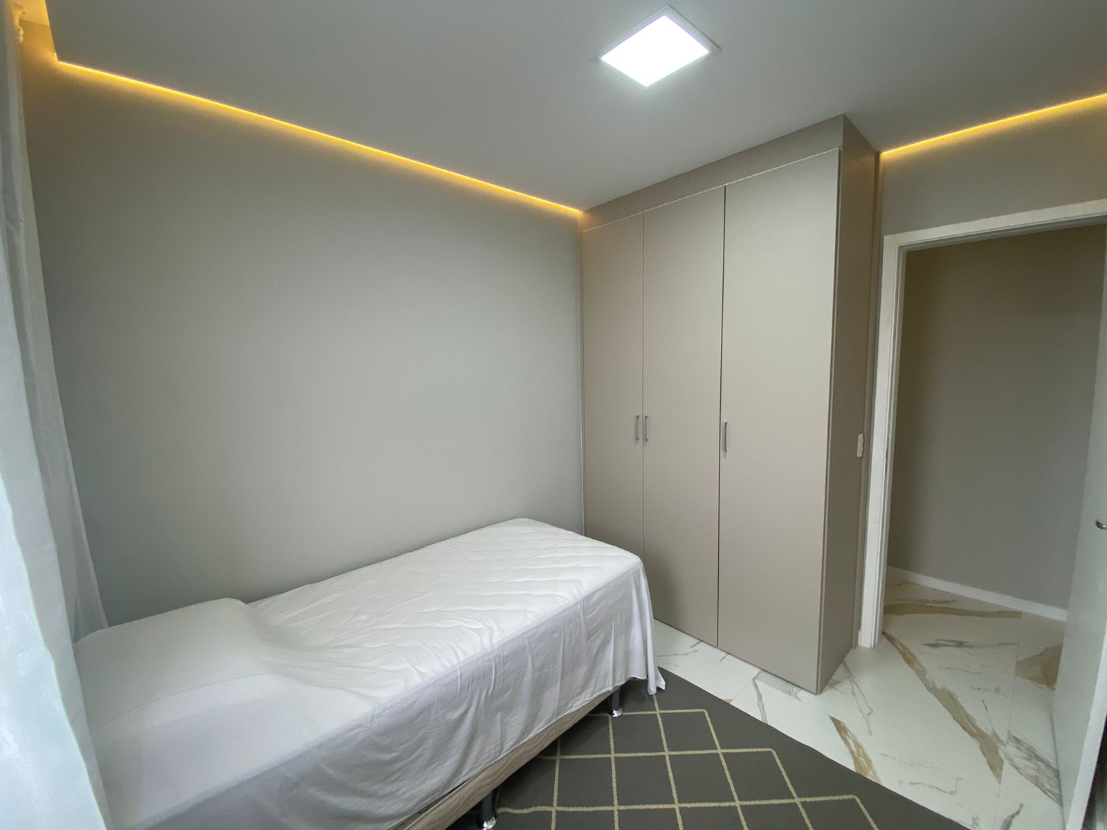 Apartamento com 2 Dormitórios - Condomínio Mirante Normandia - Jardim Pioneiro - Cotia / SP
