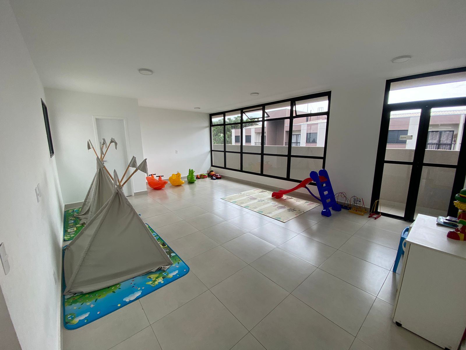 Apartamento com 2 Dormitórios - Condomínio Mirante Normandia - Jardim Pioneiro - Cotia / SP