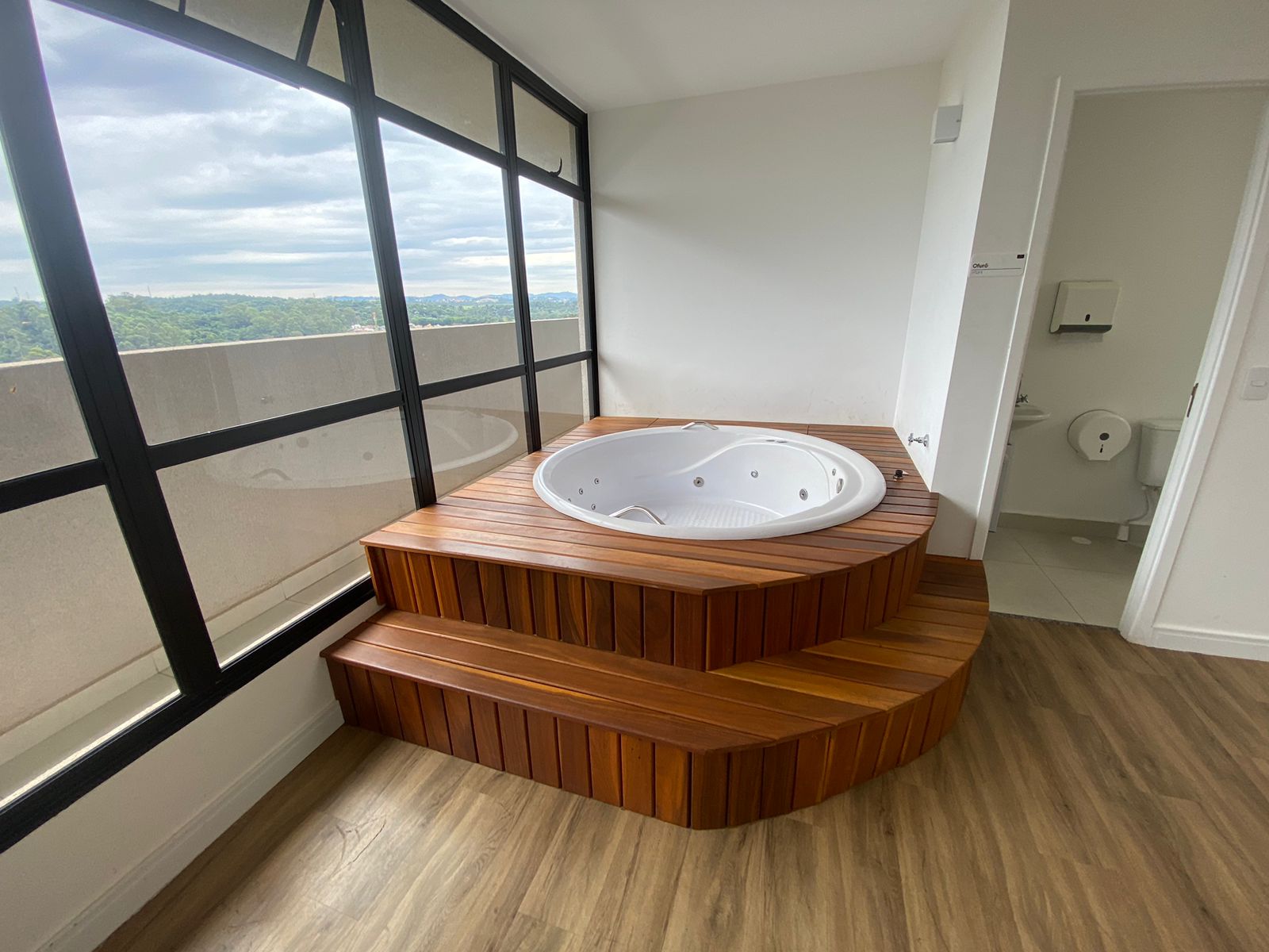 Apartamento com 2 Dormitórios - Condomínio Mirante Normandia - Jardim Pioneiro - Cotia / SP