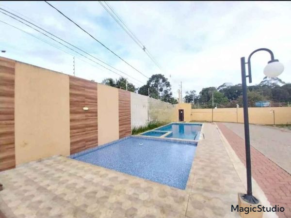 Casa para alugar com 2 quartos, 75m² - Foto 1