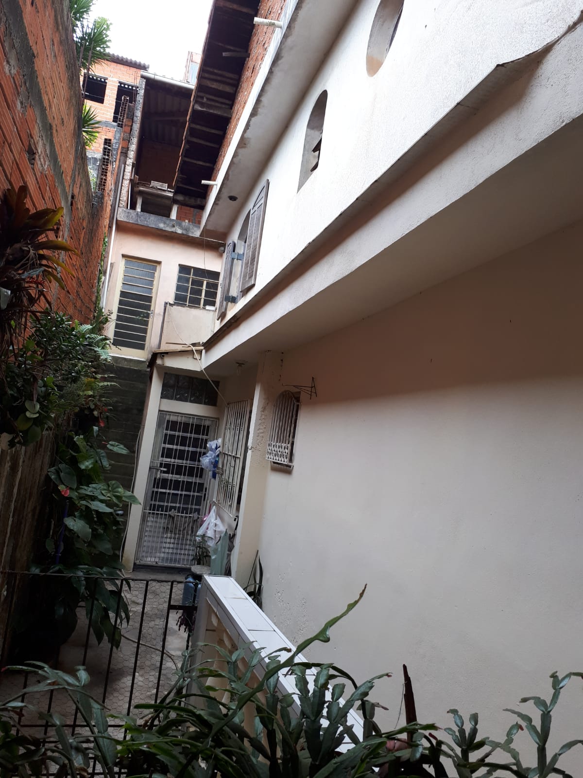OPORTUNIDADE - SOBRADO - 03 CASAS - JD. EMPIRIO - COTIA/SP
