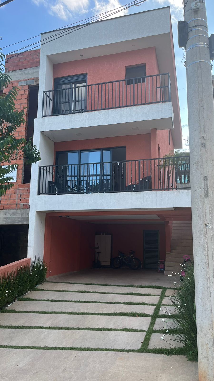 Casa à venda com 3 quartos, 125m² - Foto 1