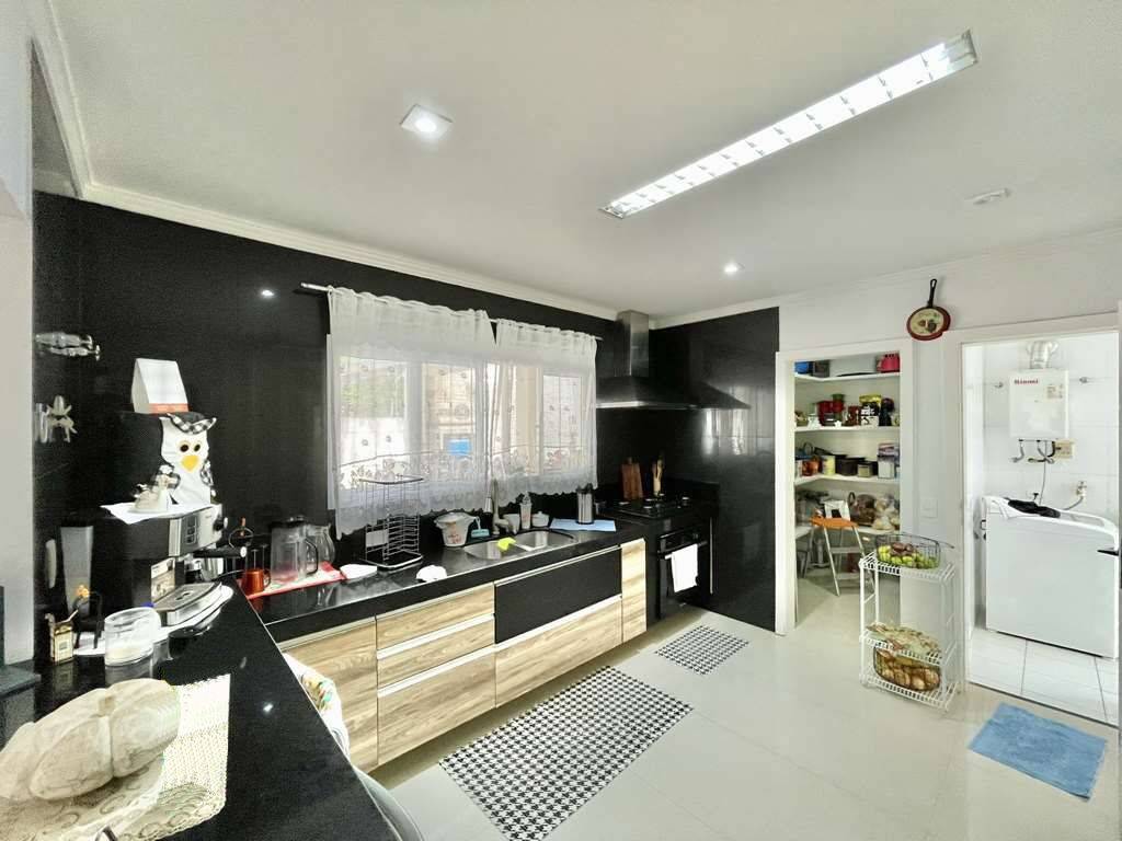 Casa à venda com 4 quartos, 287m² - Foto 29