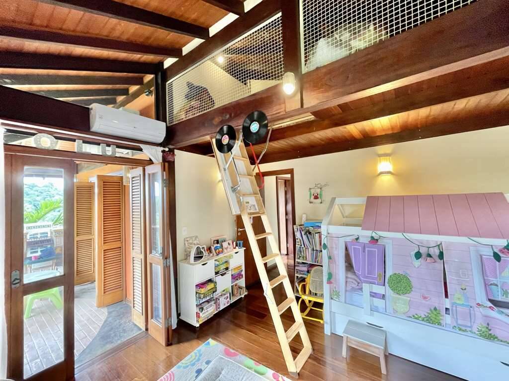 Casa à venda com 3 quartos, 282m² - Foto 8