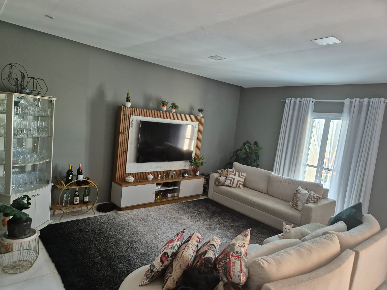 Casa à venda com 4 quartos, 350m² - Foto 2