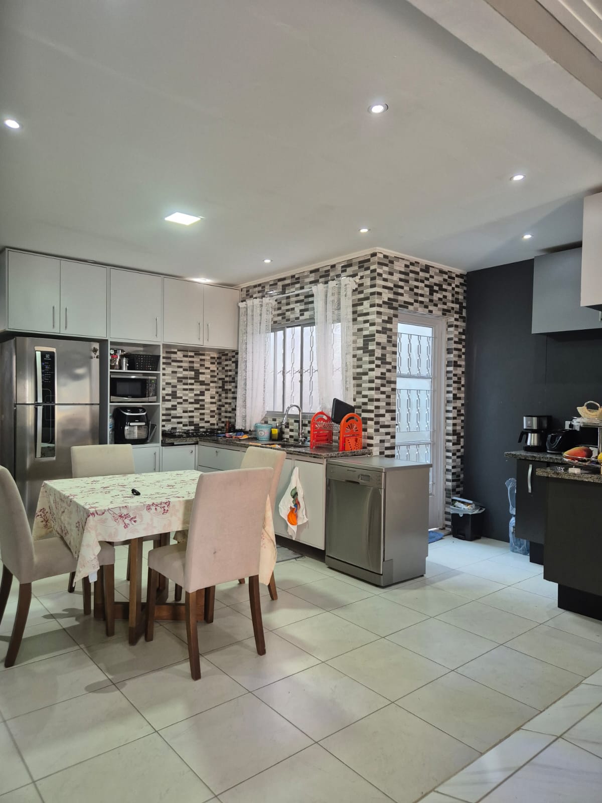Casa à venda com 4 quartos, 350m² - Foto 8