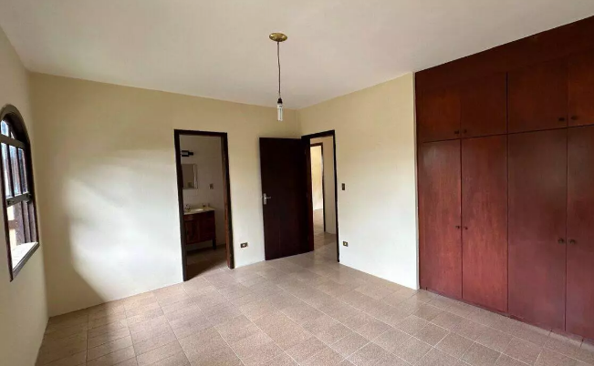 Casa à venda com 3 quartos, 200m² - Foto 4