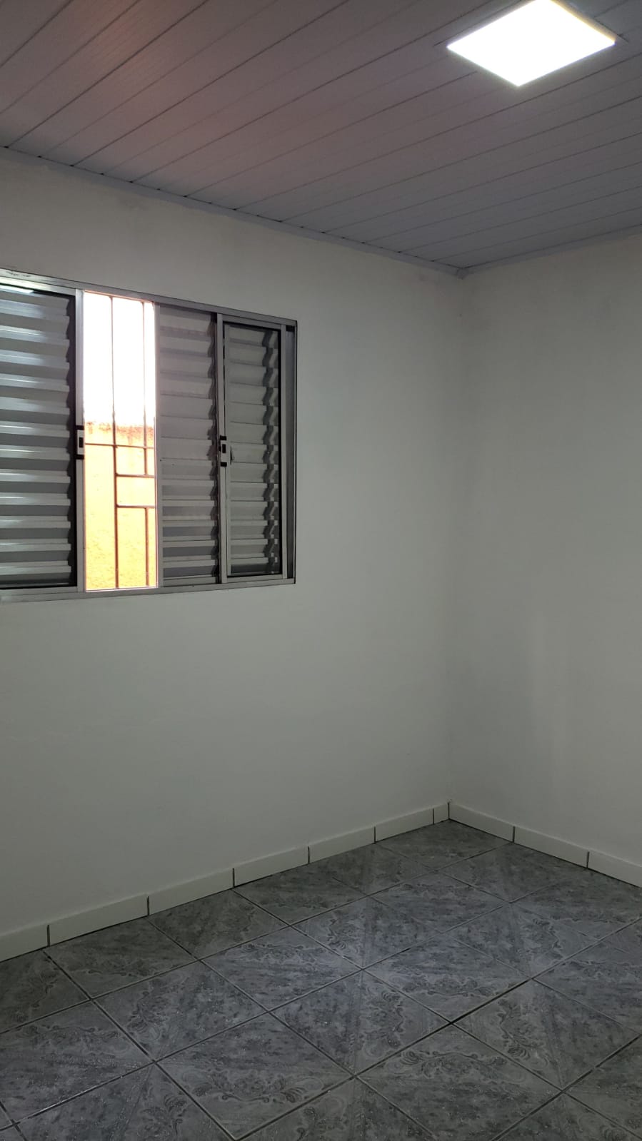 Casa com 03 Quartos - Jardim Cotia - Cotia/SP