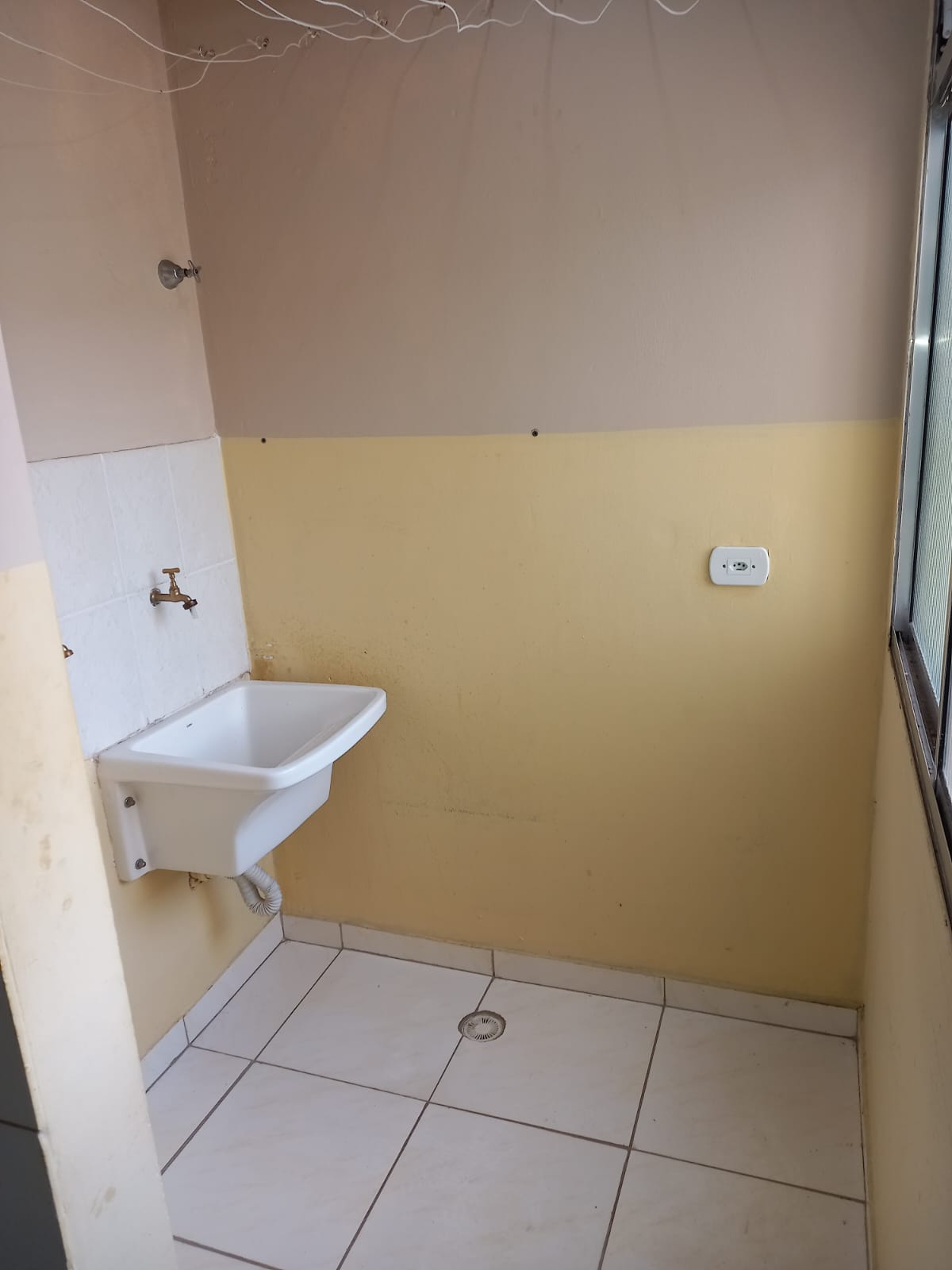APARTAMENTO - 02 DORMS - COND. VILA DAS FLORES - CAUCAIA/SP