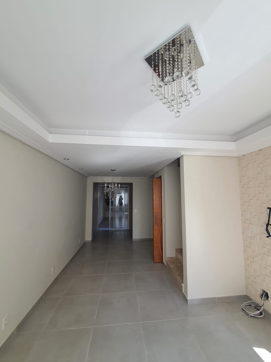 Casa - 02 dormitórios - Condomínio Residencial Bosque da Vila - Jardim Petrópolis - Cotia