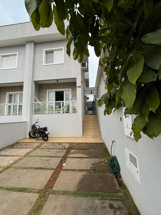 Casa à venda com 3 quartos, 140m² - Foto 2