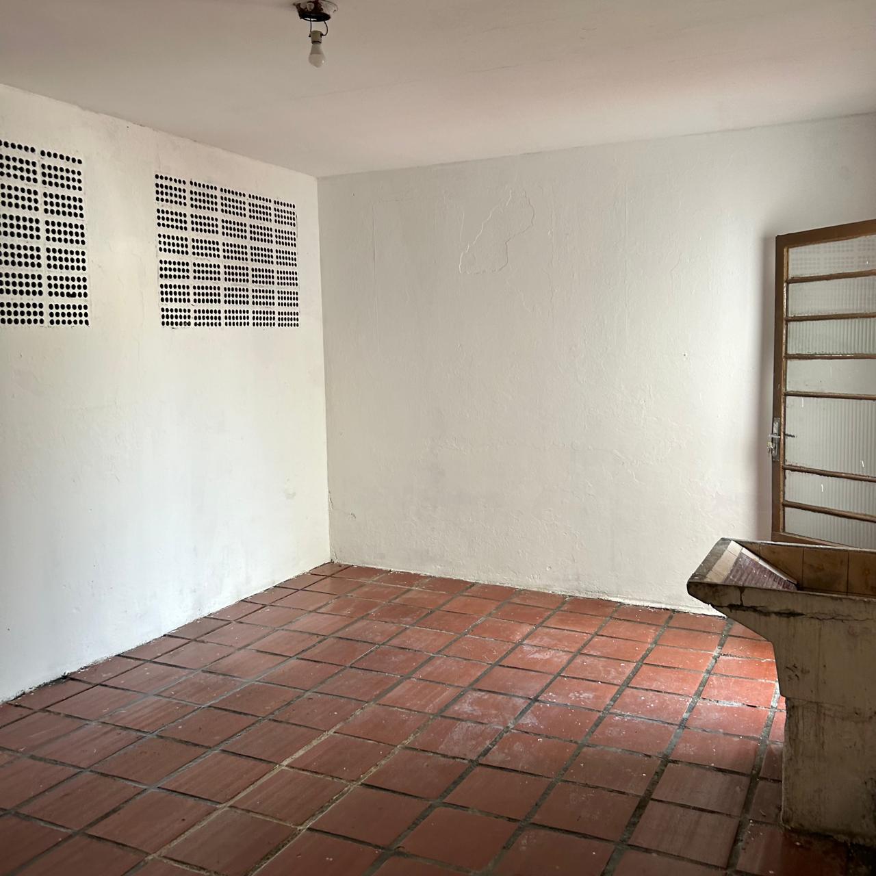 Casa para alugar com 2 quartos, 150m² - Foto 5