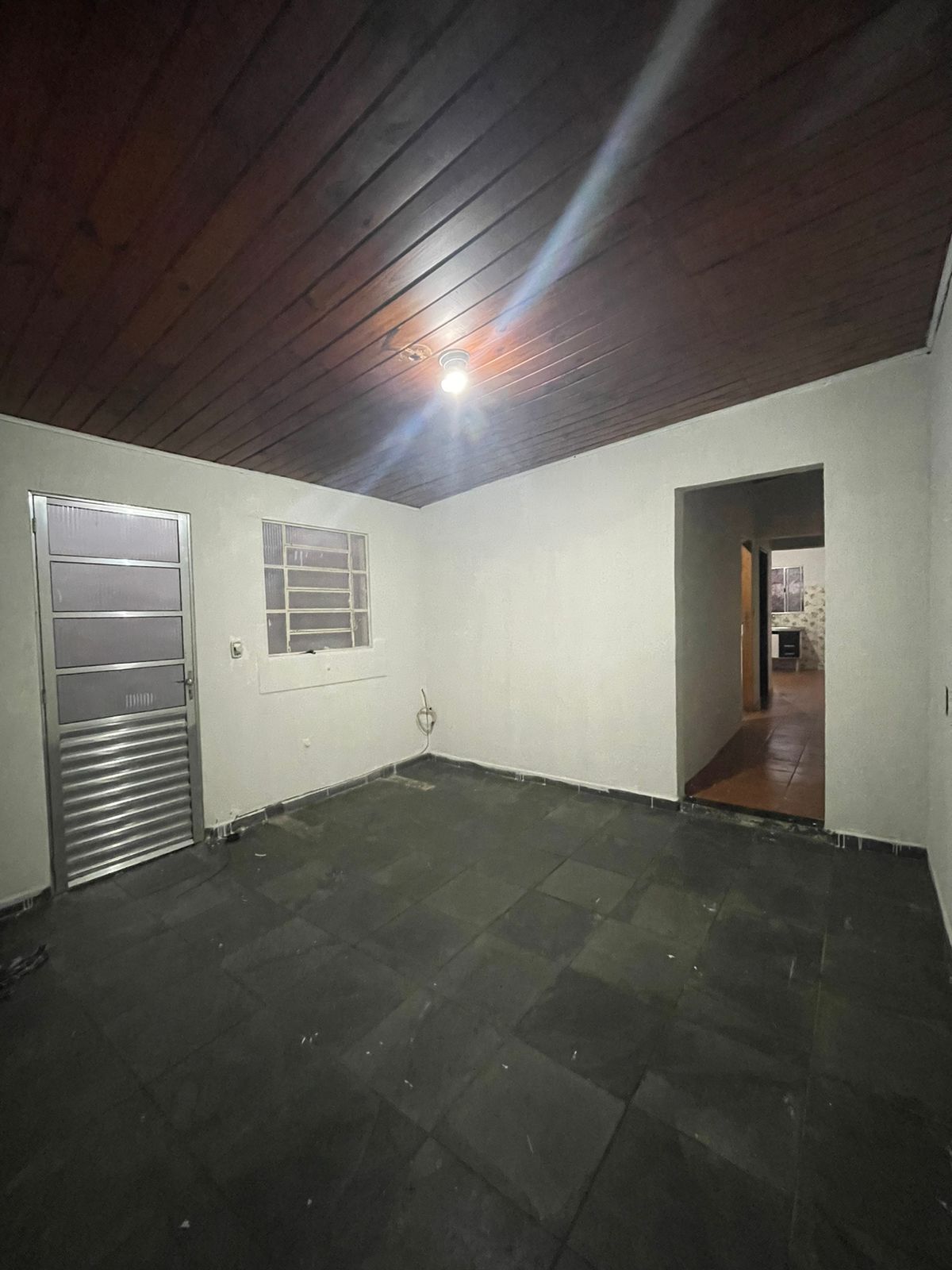 Casa para alugar com 3 quartos, 70m² - Foto 1