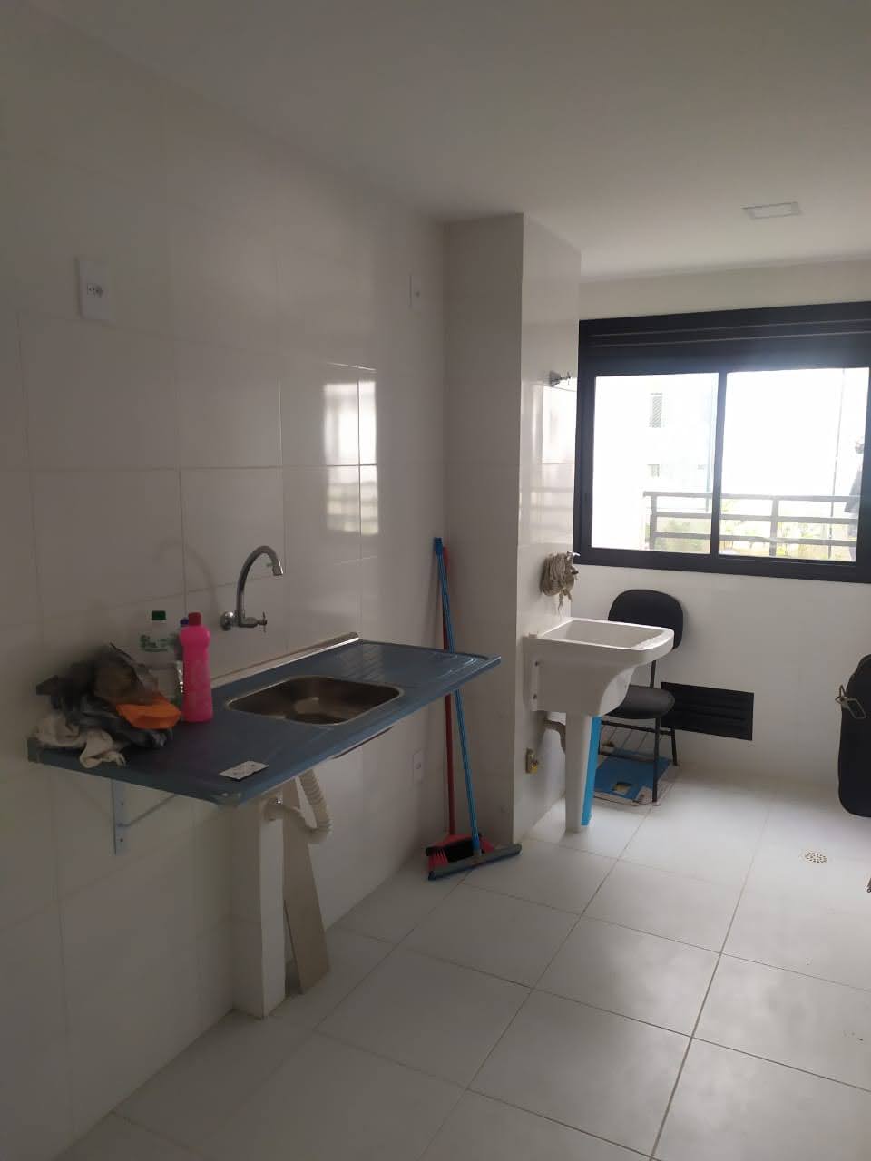Apartamento (L) térreo - 2 Dormitórios - Condomínio Domus Tangará - Jardim Isis - Cotia