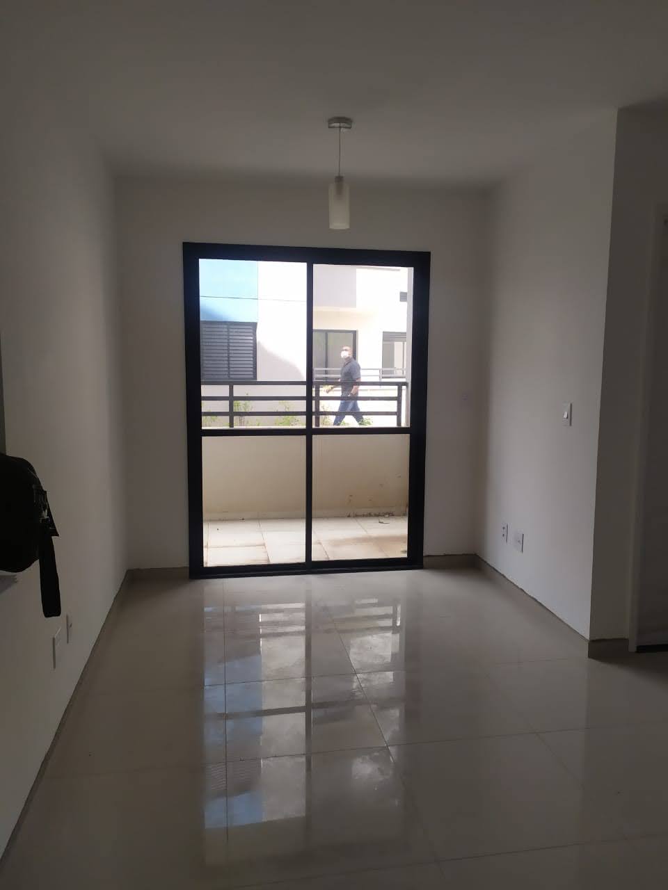 Apartamento (L) térreo - 2 Dormitórios - Condomínio Domus Tangará - Jardim Isis - Cotia