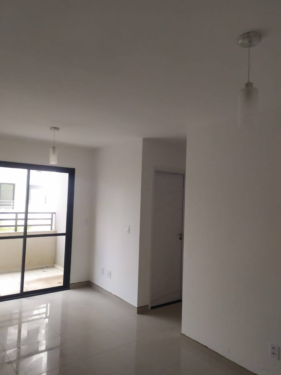 Apartamento (L) térreo - 2 Dormitórios - Condomínio Domus Tangará - Jardim Isis - Cotia