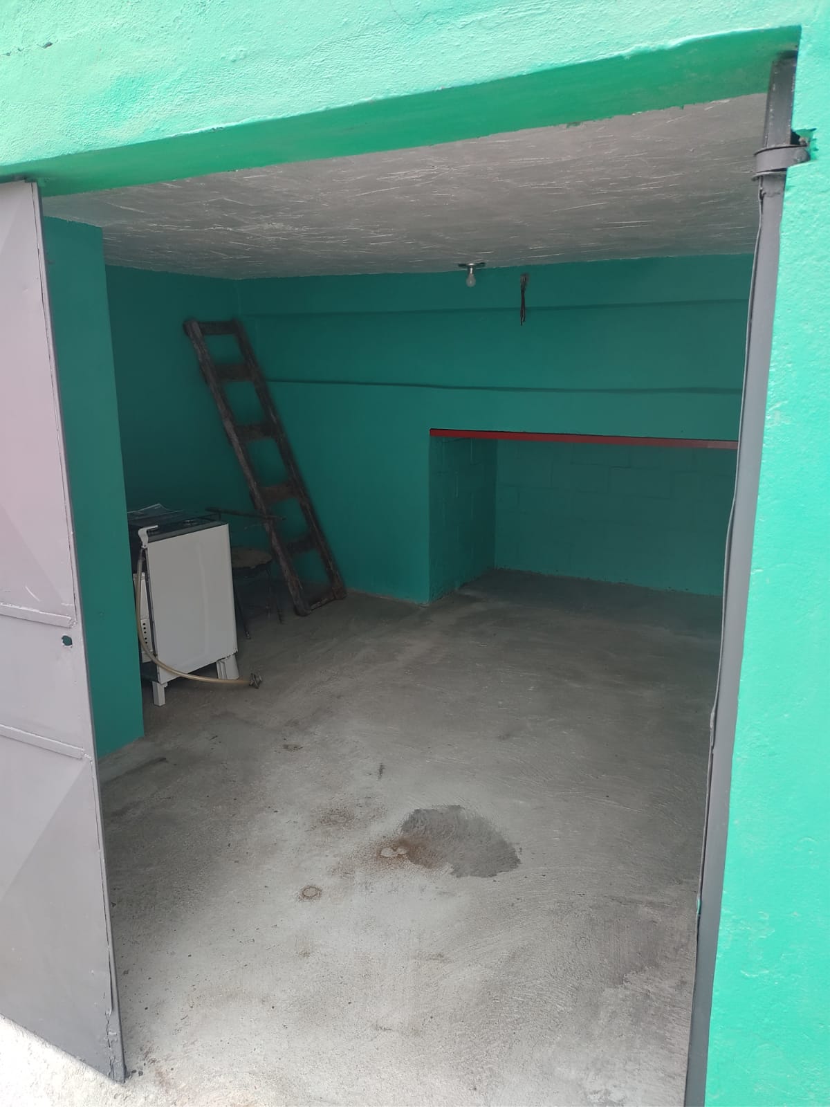 Casa com 01 dormitório e garagem fechada - Jardim Lava pés - Cotia - SP
