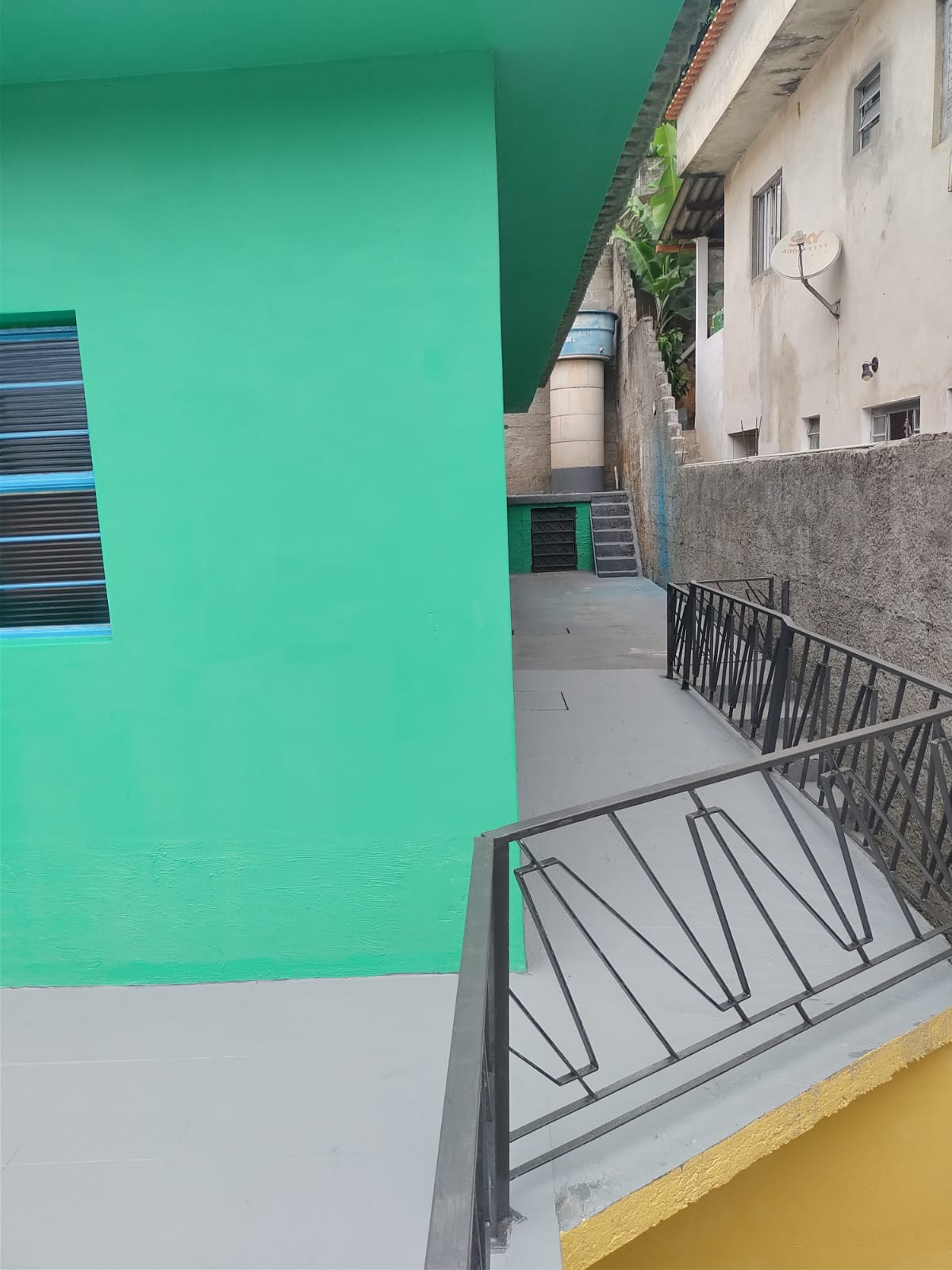Casa com 01 dormitório e garagem fechada - Jardim Lava pés - Cotia - SP