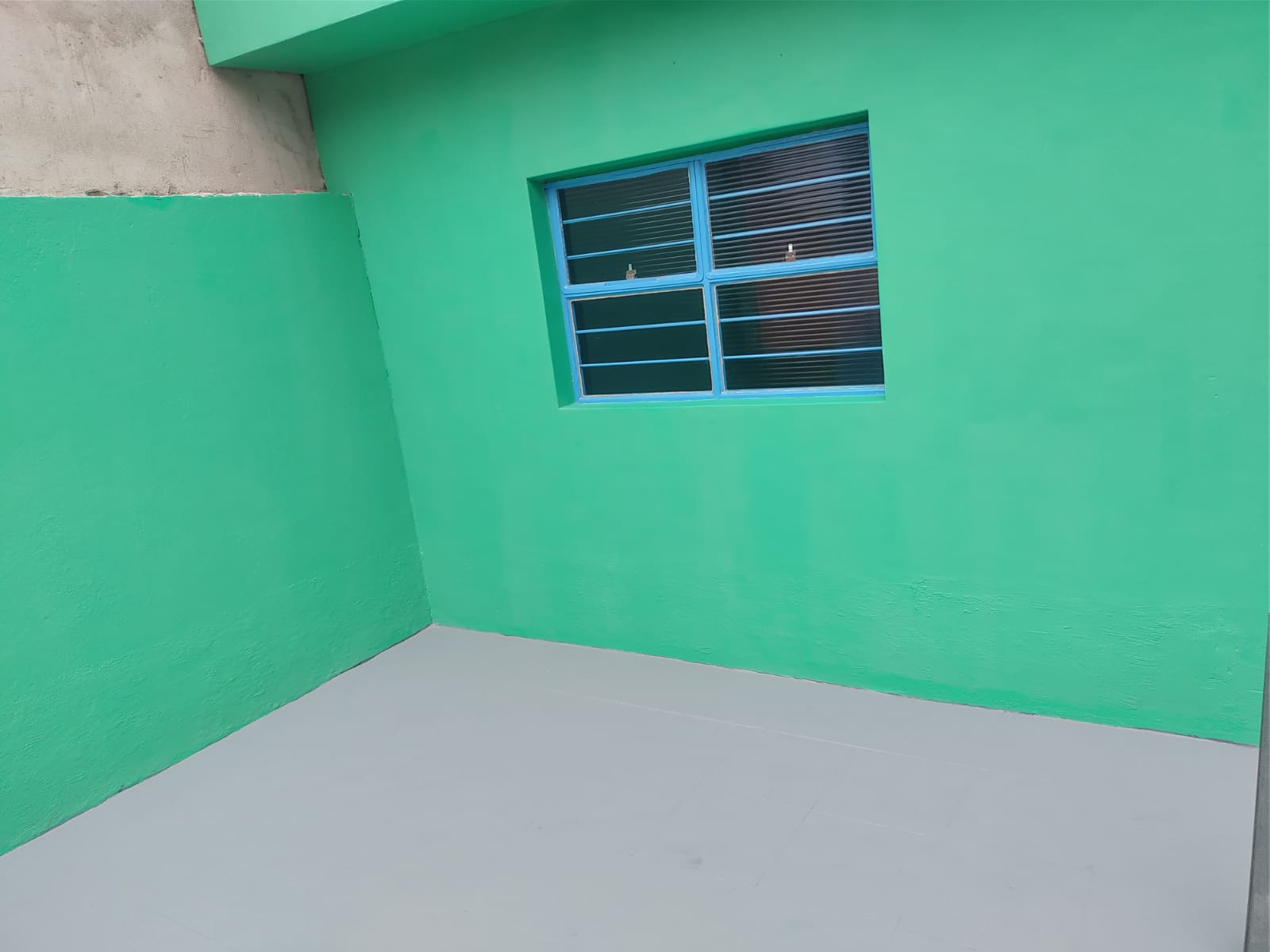 Casa com 01 dormitório e garagem fechada - Jardim Lava pés - Cotia - SP