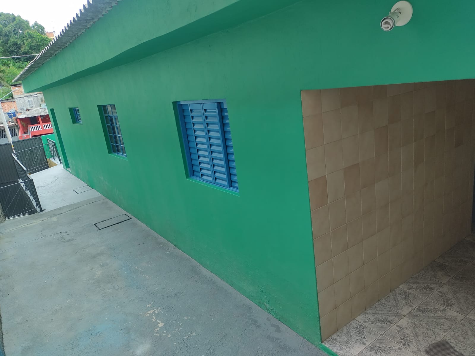 Casa com 01 dormitório e garagem fechada - Jardim Lava pés - Cotia - SP
