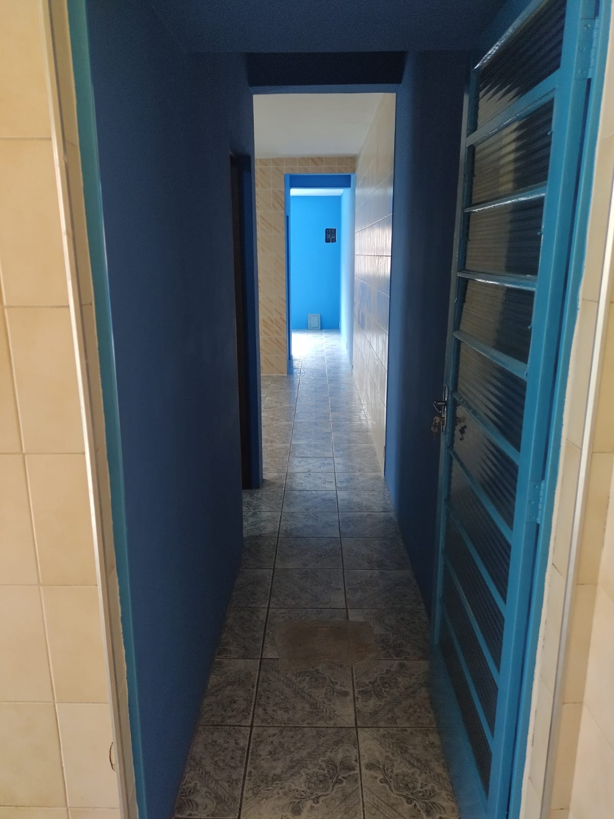 Casa com 01 dormitório e garagem fechada - Jardim Lava pés - Cotia - SP
