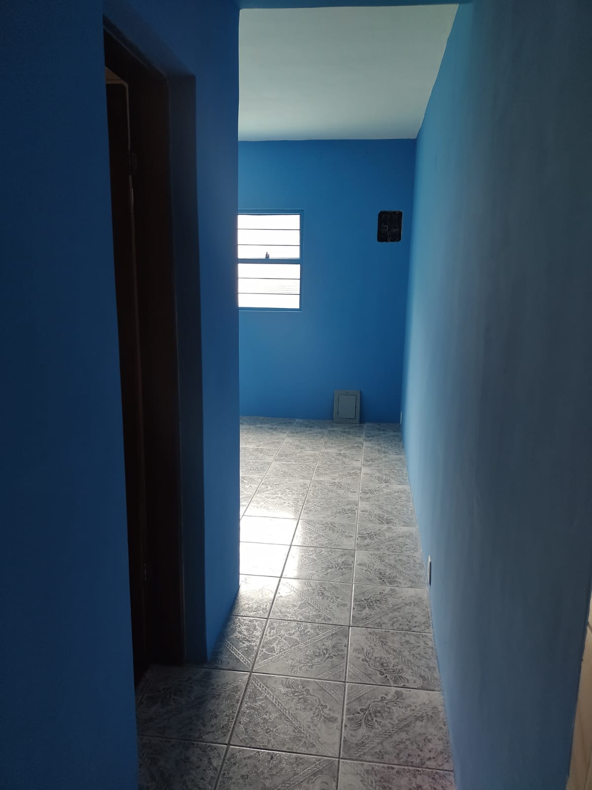Casa com 01 dormitório e garagem fechada - Jardim Lava pés - Cotia - SP