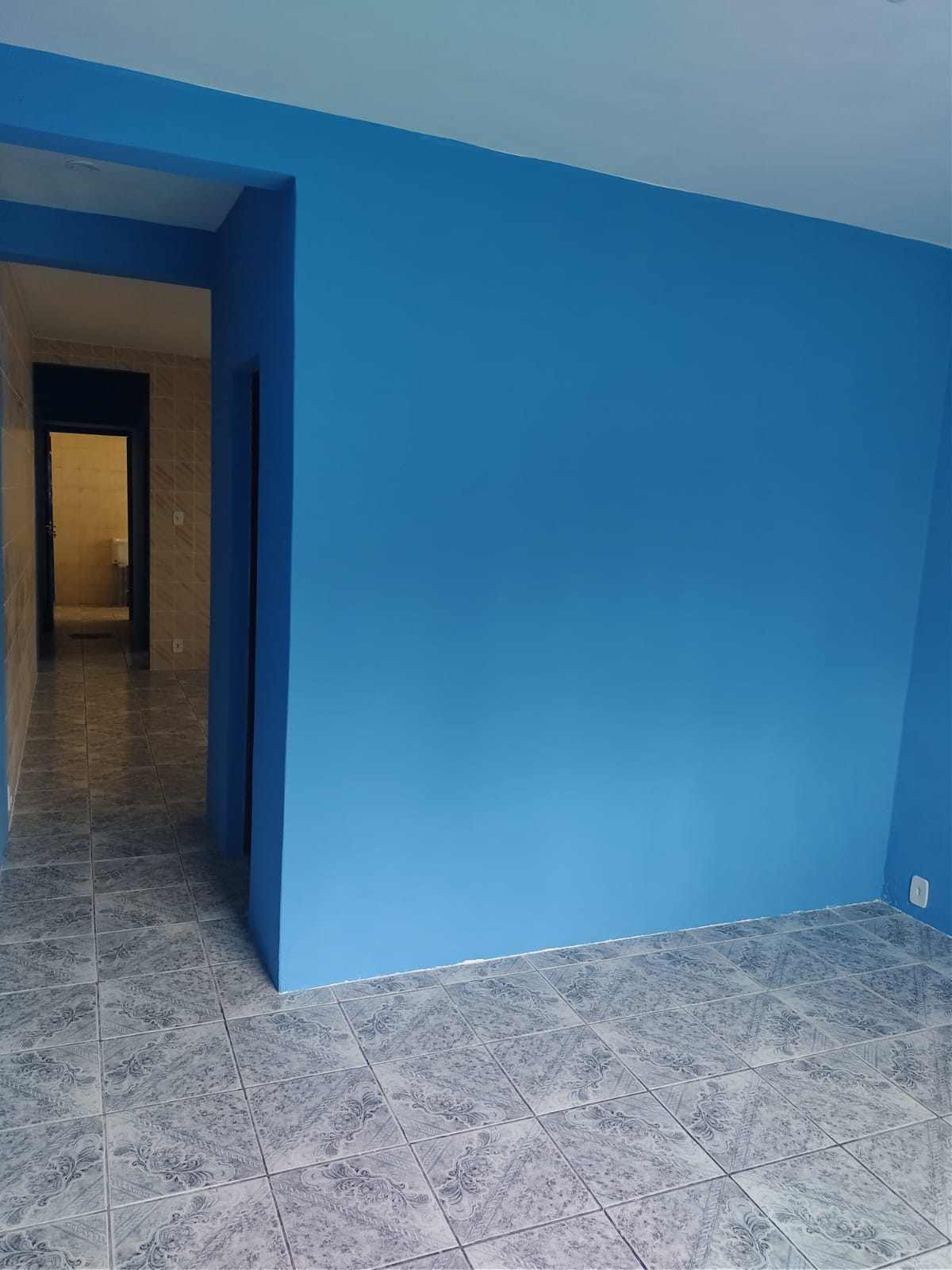 Casa com 01 dormitório e garagem fechada - Jardim Lava pés - Cotia - SP