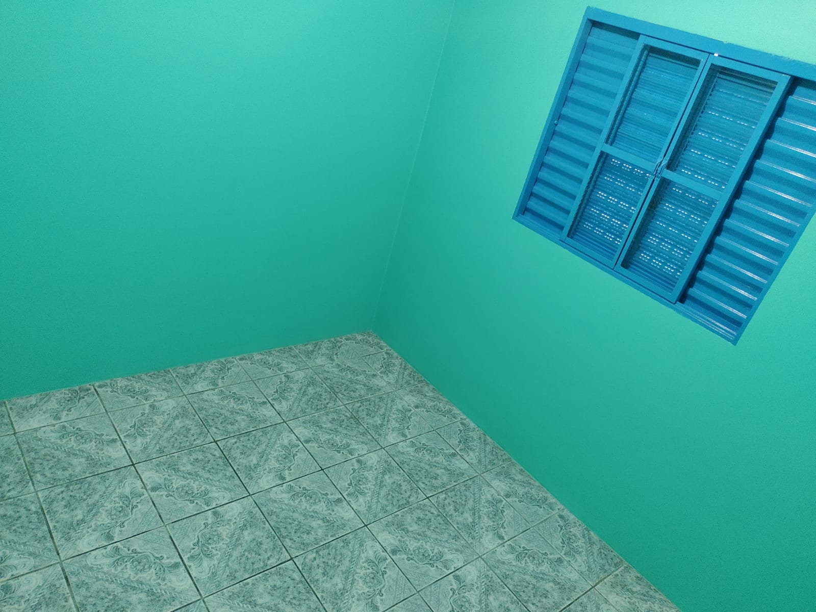 Casa com 01 dormitório e garagem fechada - Jardim Lava pés - Cotia - SP